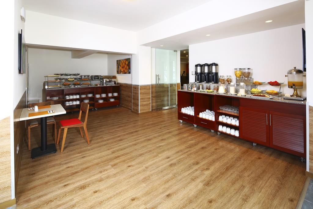 Casa Andina Standard Miraflores San Antonio 리마 외부 사진